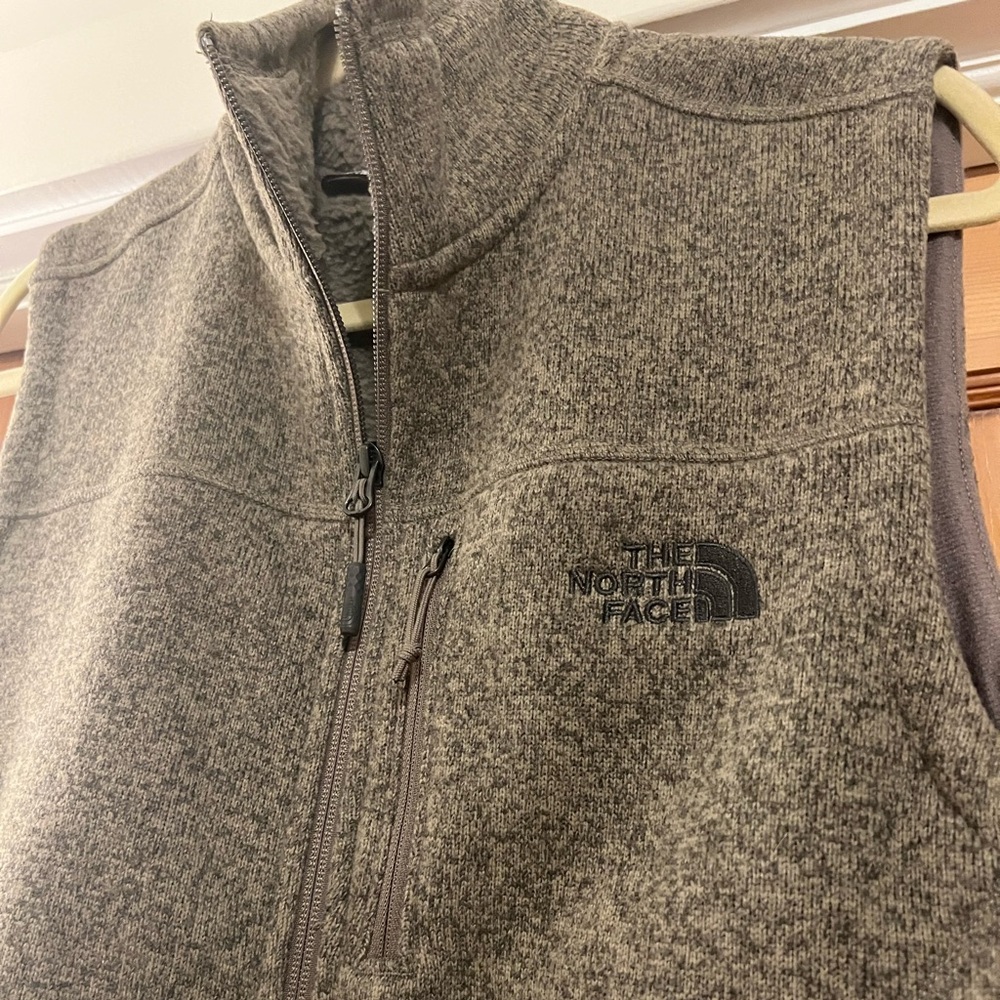 North Face vest - Picture 2 of 4